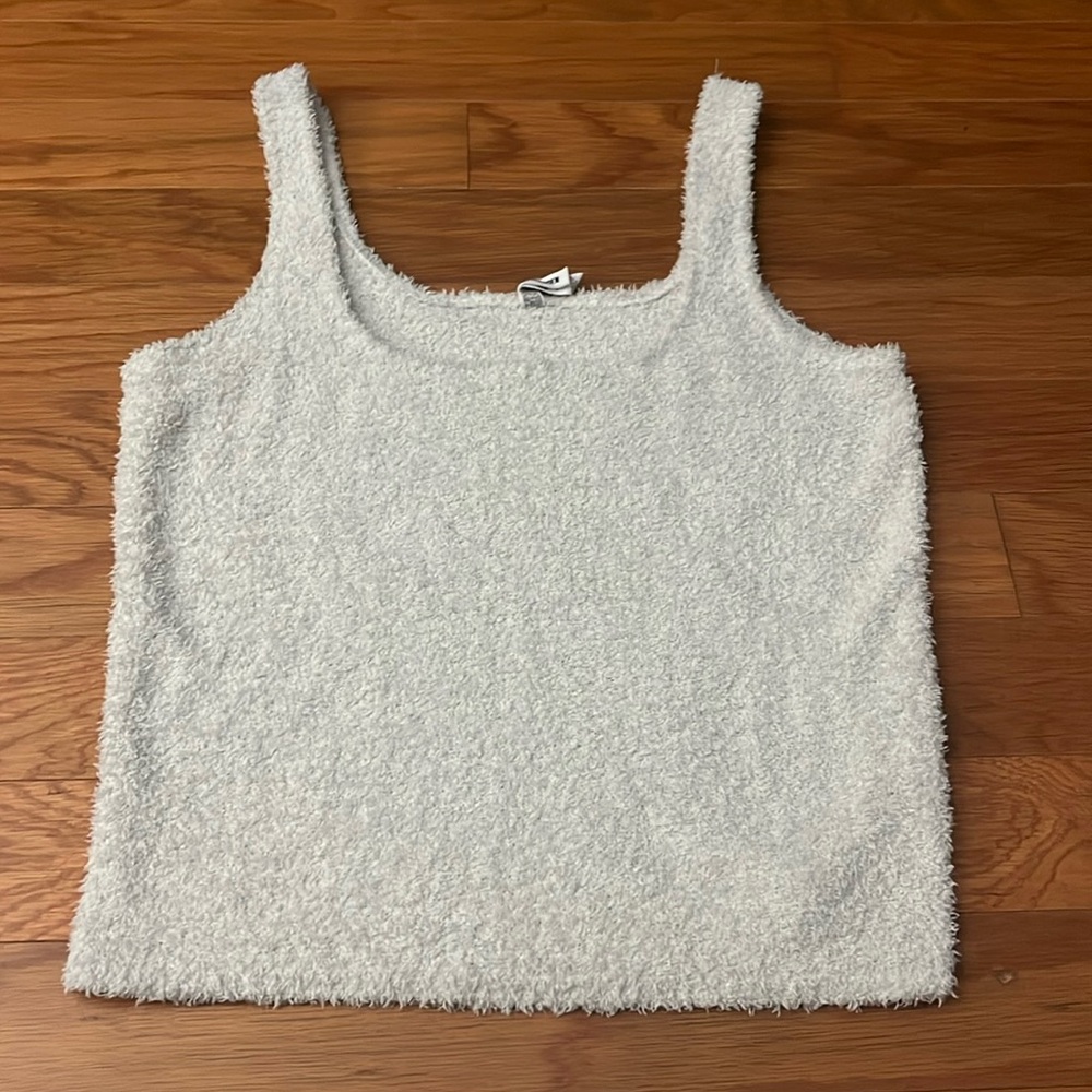 Steve Madden: Large tank top, white.